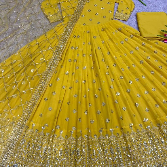 GEORGETTE HEAVY WEDDING WEAR GOWN SET WITH SEQUENCE EMBROIDERY WORK AND DUPATTAA - Picture 5 of 6